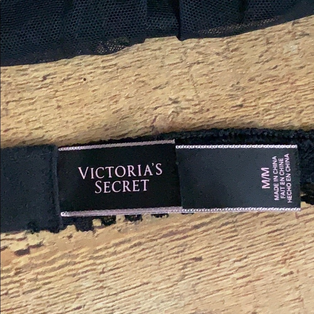 Victoria's Secret Black Lace Halter Bra - Picture 8 of 9